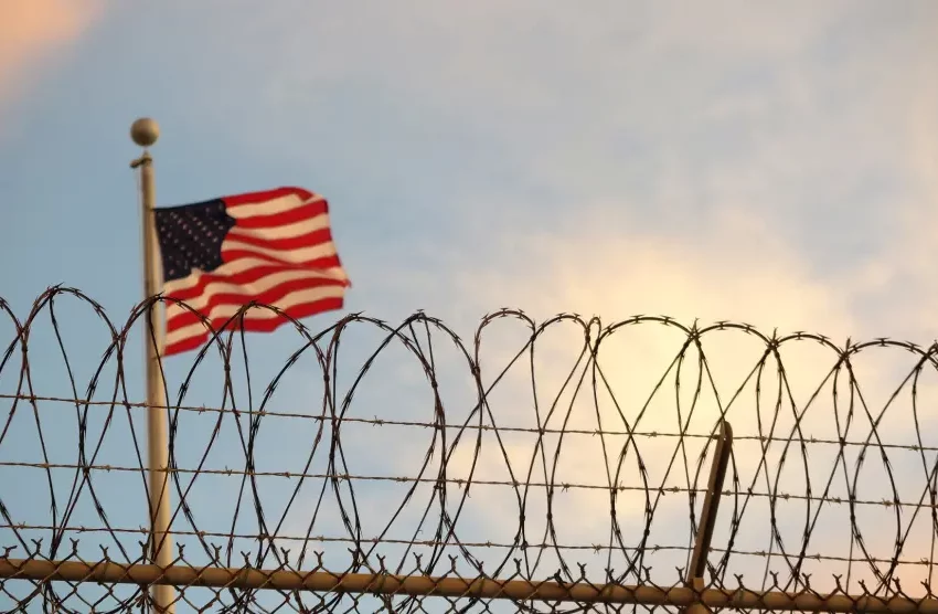  EEUU repatria a Kenia a un hombre detenido sin cargos durante más de 17 años en Guantánamo