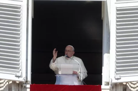 Un fuerte resfriado evita que el papa se asome este domingo a la ventana del Palacio Apostólico para rezar el Ángelus