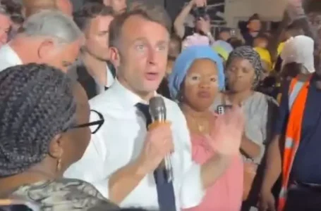 Macron pierde los papeles en su visita a Mayotte: “Si esto no fuera Francia, estaríais 10.000 veces más en la mierda”